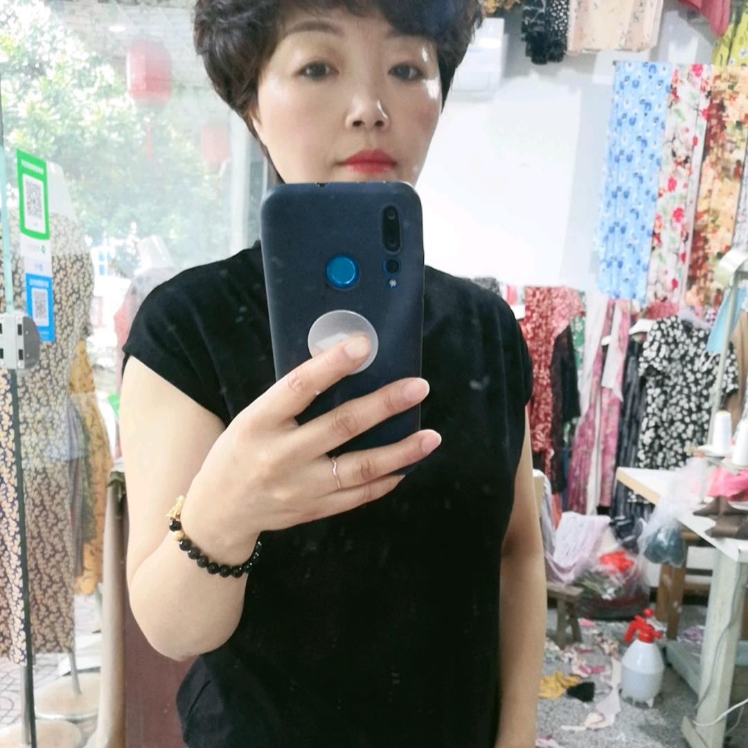 玉凤服装内衣订做