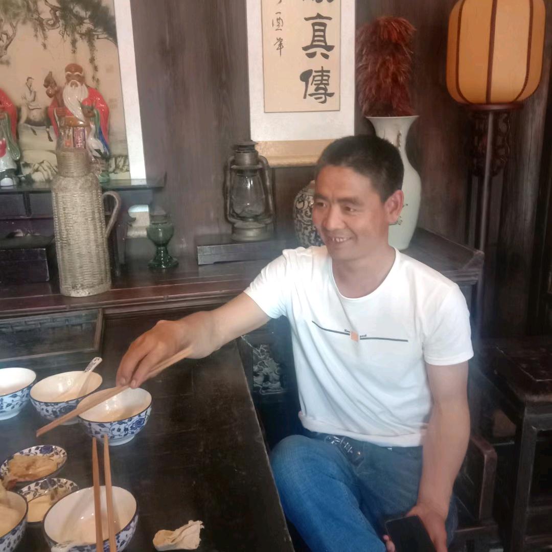 四处拼搏
