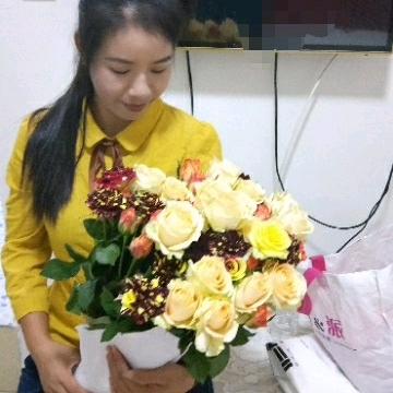 恺恺（仰望星空）