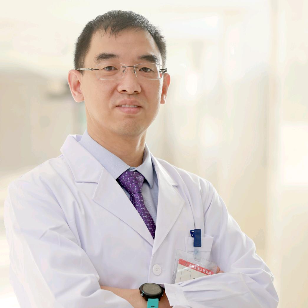 骨科医生李军勇
