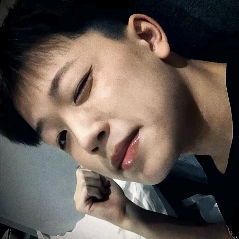 钱比情真头像