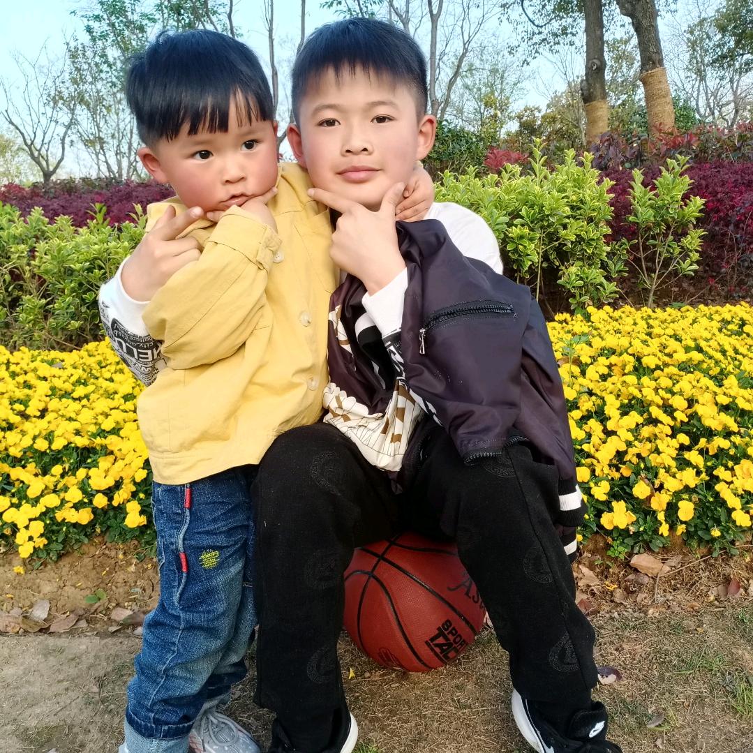 我的俩宝贝👼👼