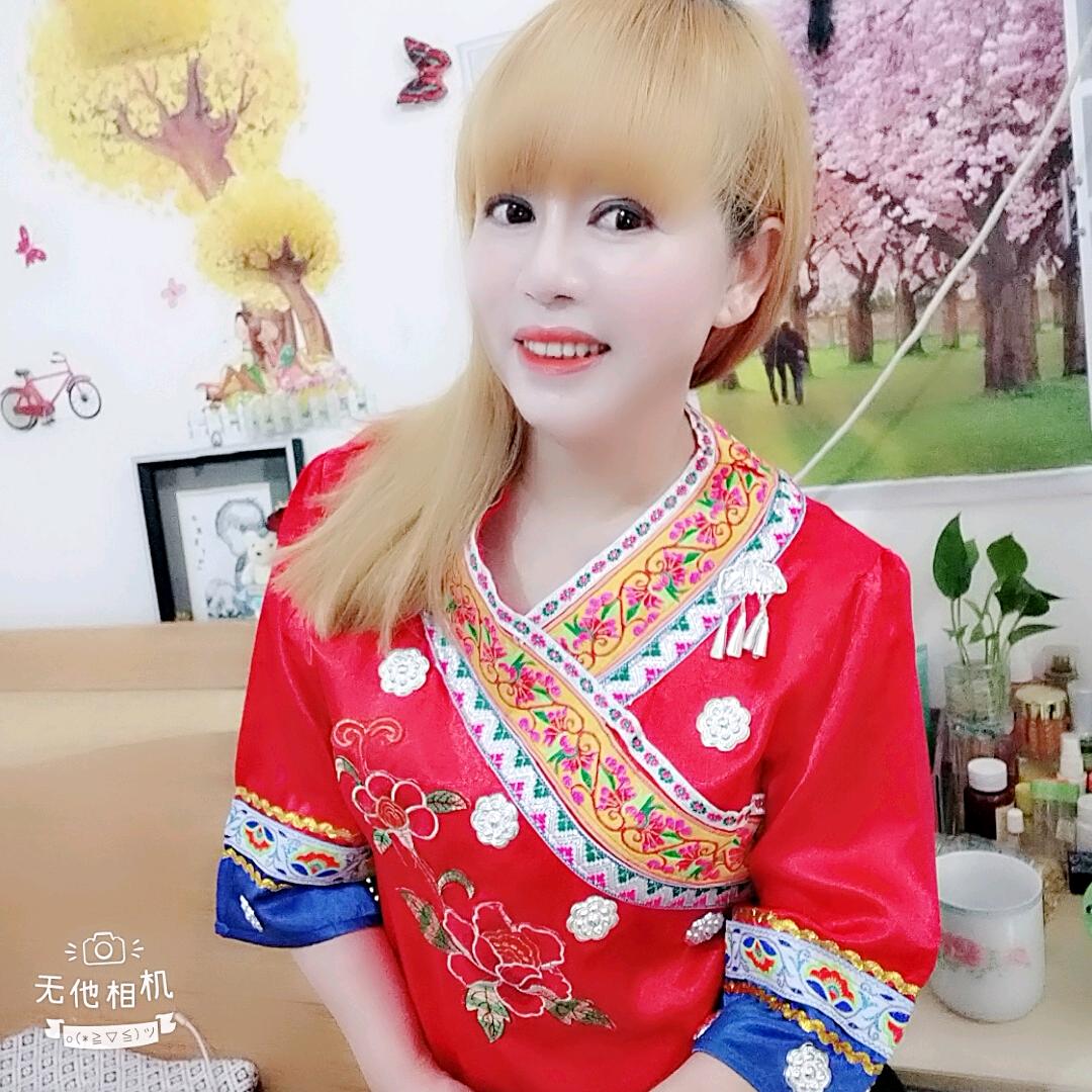 晨雨初荷