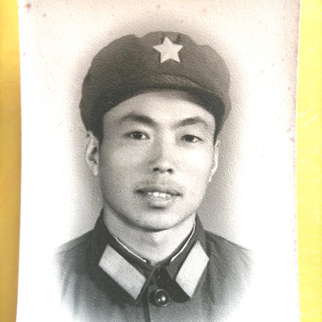 范育新