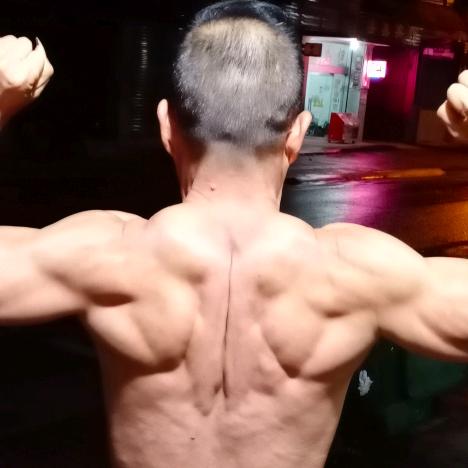 肌肉男💪