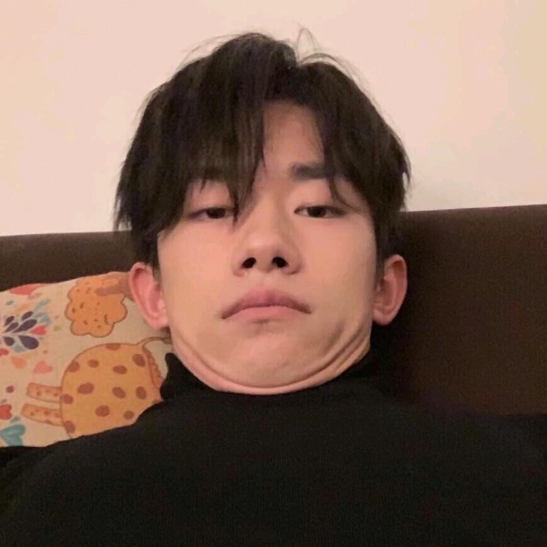 老实的村里孩子