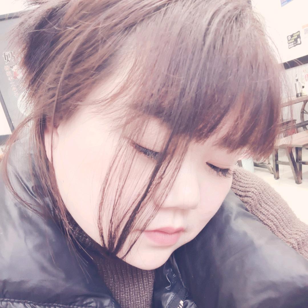 笑眯眯的小小乐