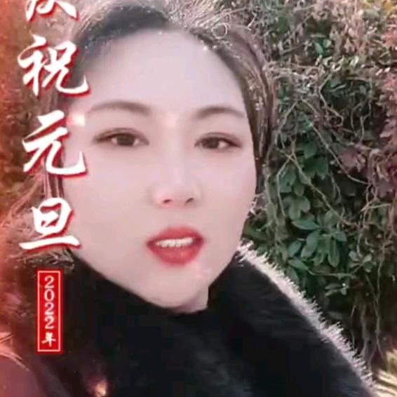 小何