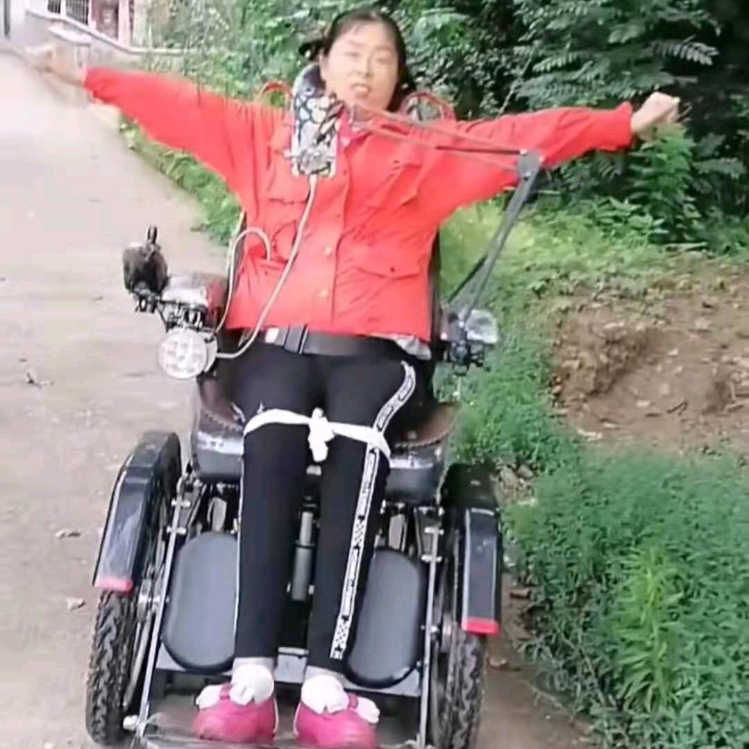 坚强芳芳
