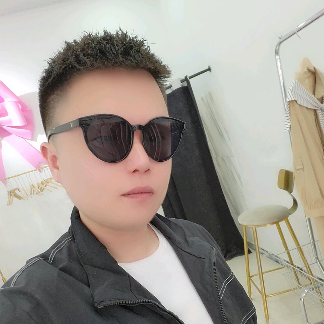 王先生，，