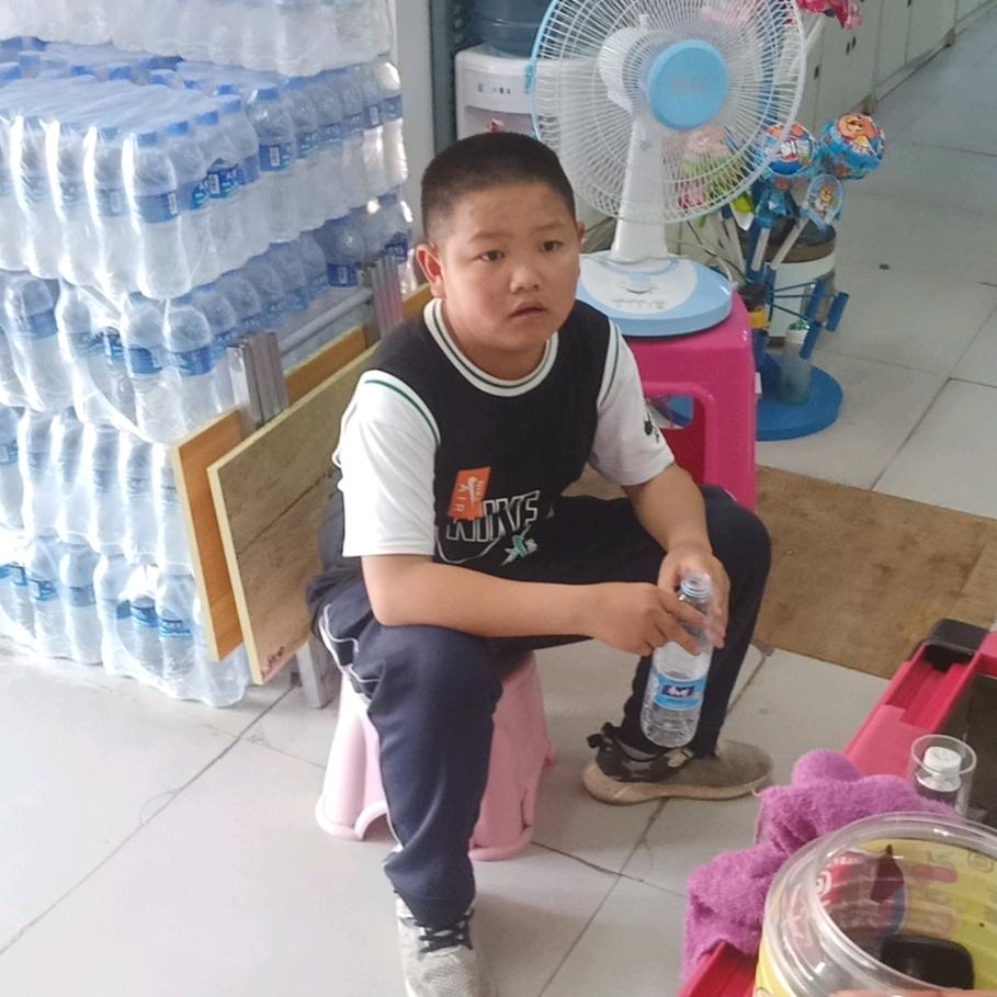 李鹏伟