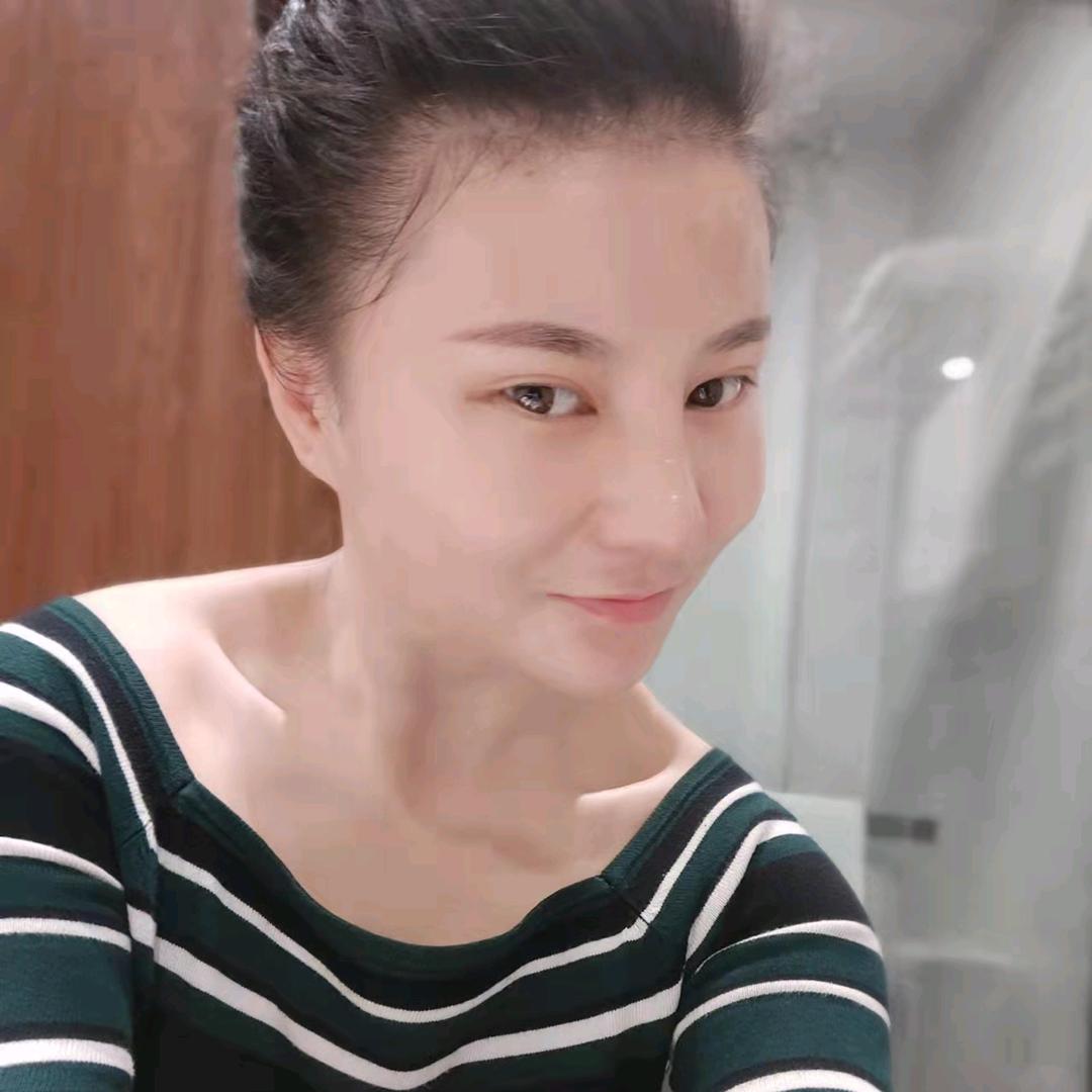 彤彤