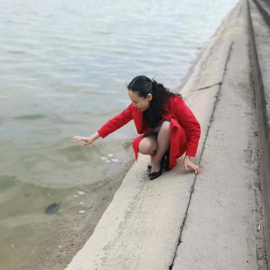 蓝芸（关必回）