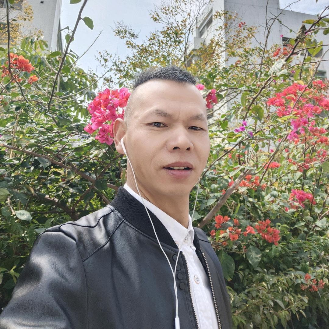 李叙飞(游全国流动唱歌🎤
