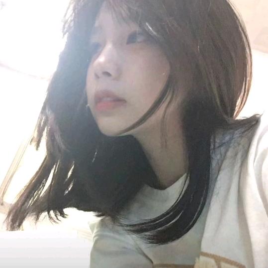小H.