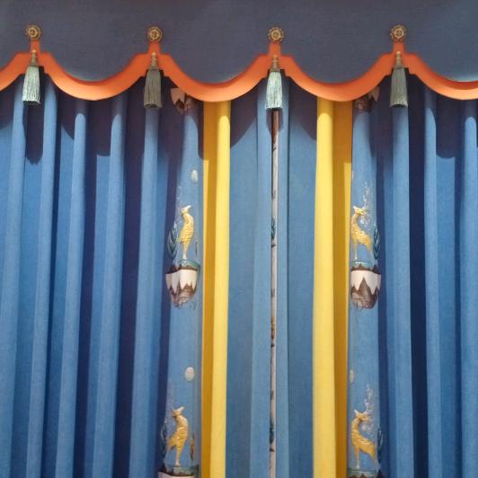 用户顺心窗帘。