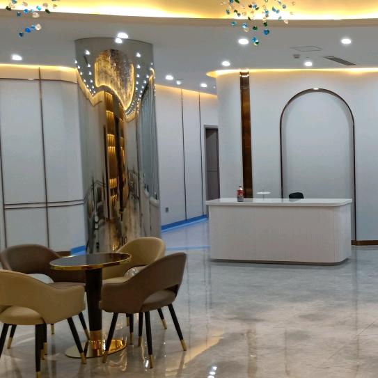 虎哥   不长年龄不长岁，只长财富和地位