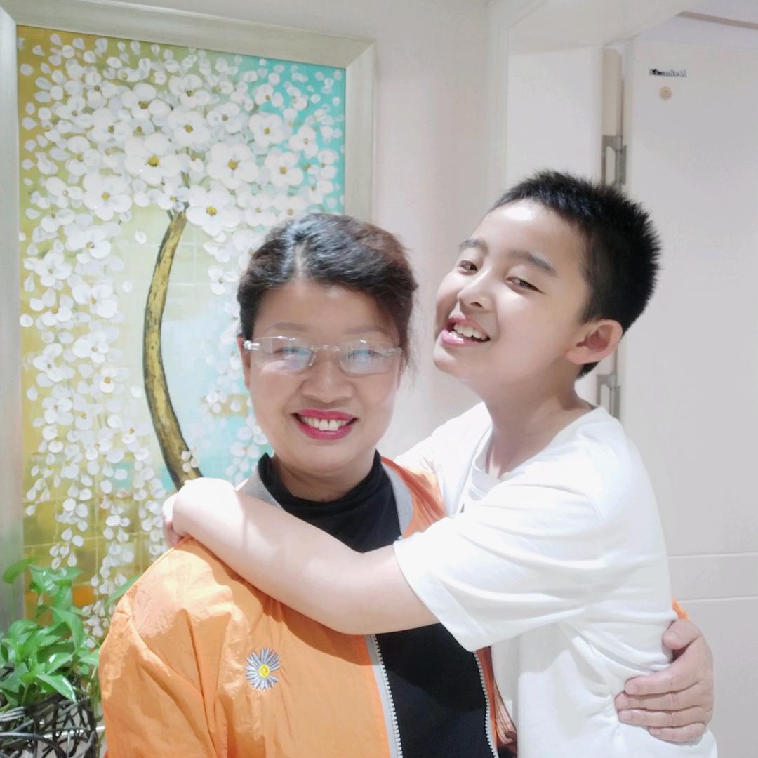 @开心大姐（有赞必回）（据私聊）