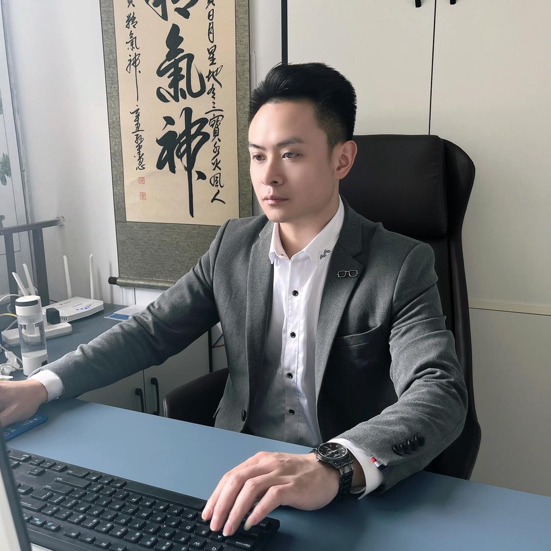 【侯哥专业旅游】