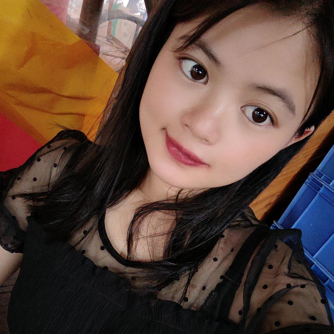 只是在努⼒的⽣活😓