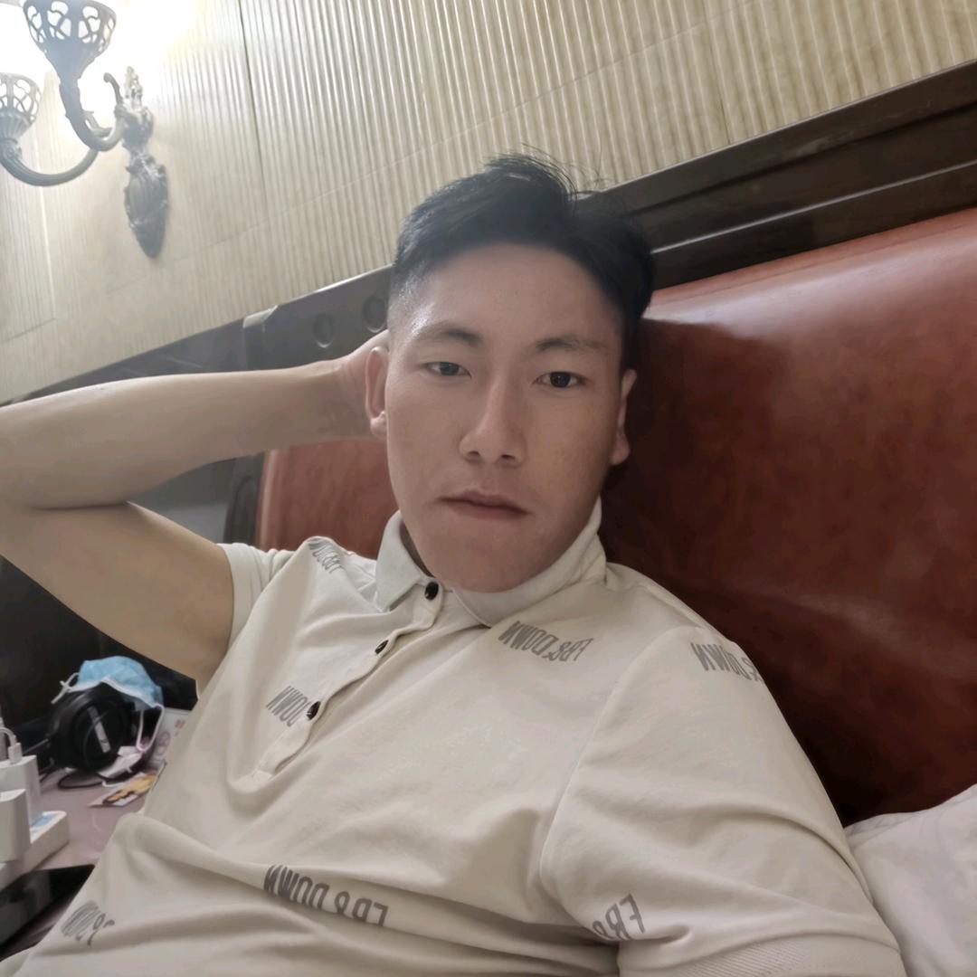 杨飞