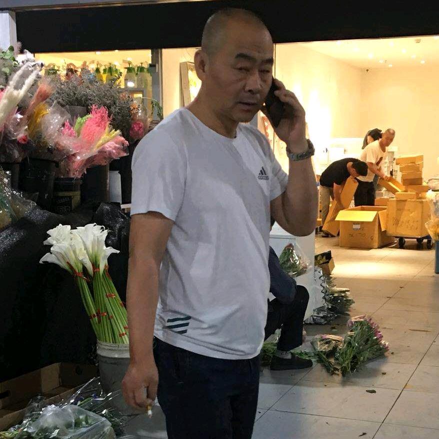 花农民，罗哥