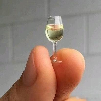 红帽胡子哥
