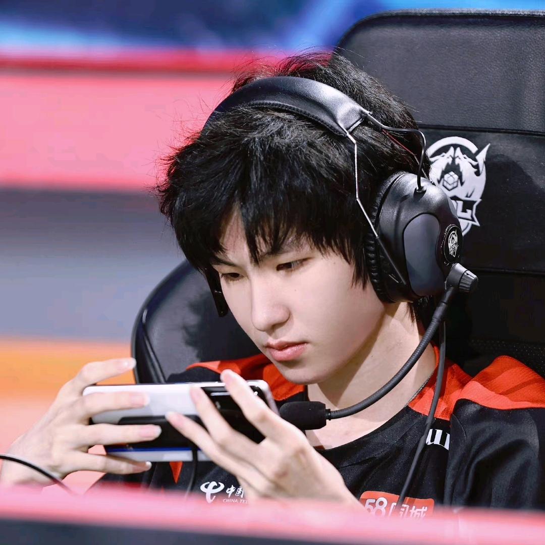 一诺再淋金色雨