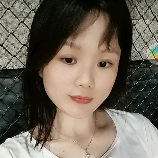 英英〈龙腾二楼百变城男装店〉