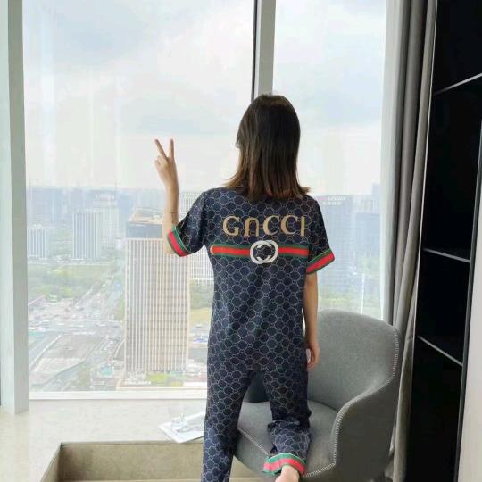 满满意小店红红服饰