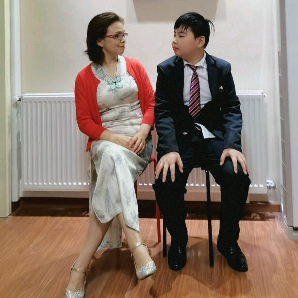Li 华（杏林秋叶）