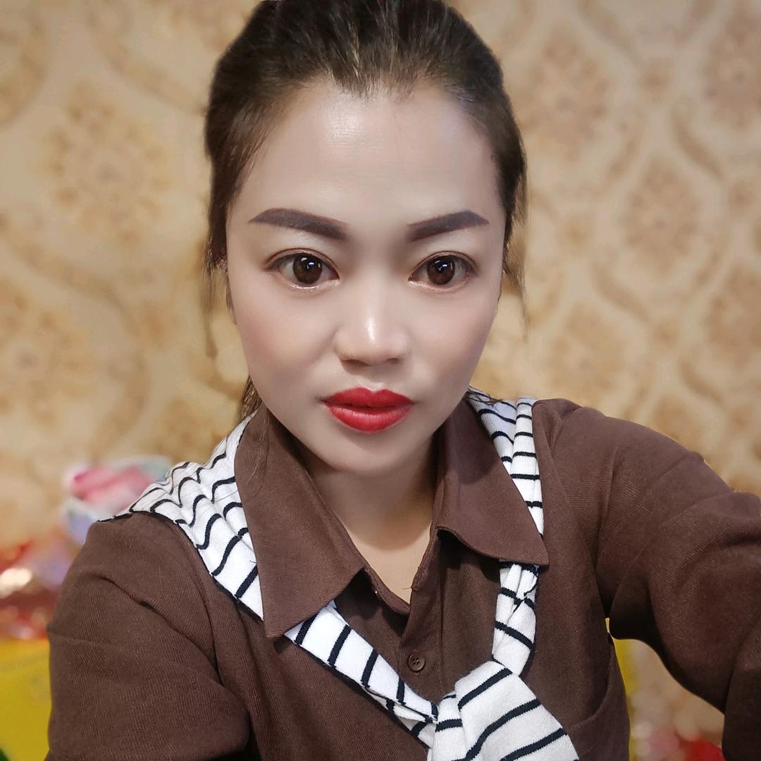 皮肤长斑长痘暗红就用斑小将