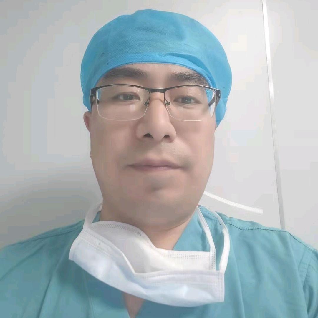 脊柱科医生燕益锋