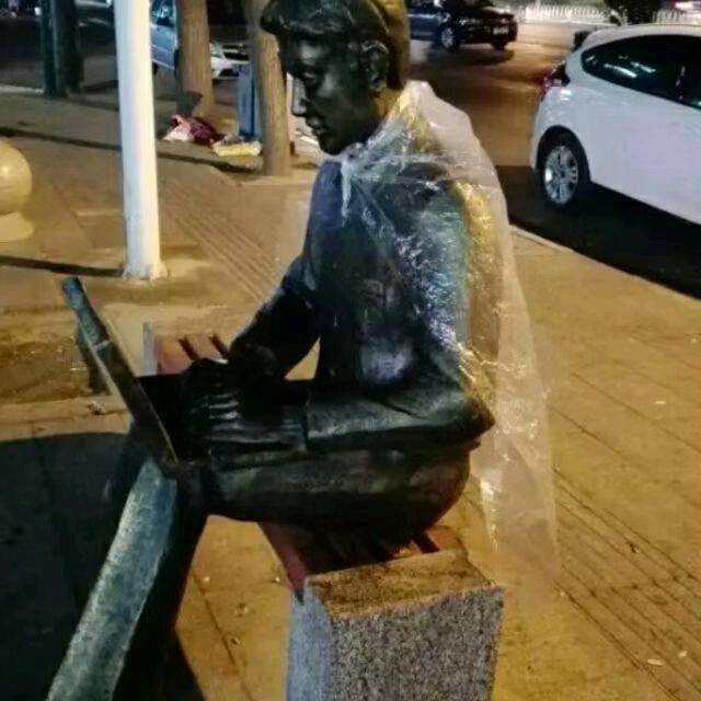 大漠飞雕