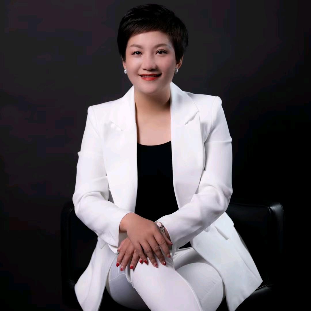 心理师娅钧