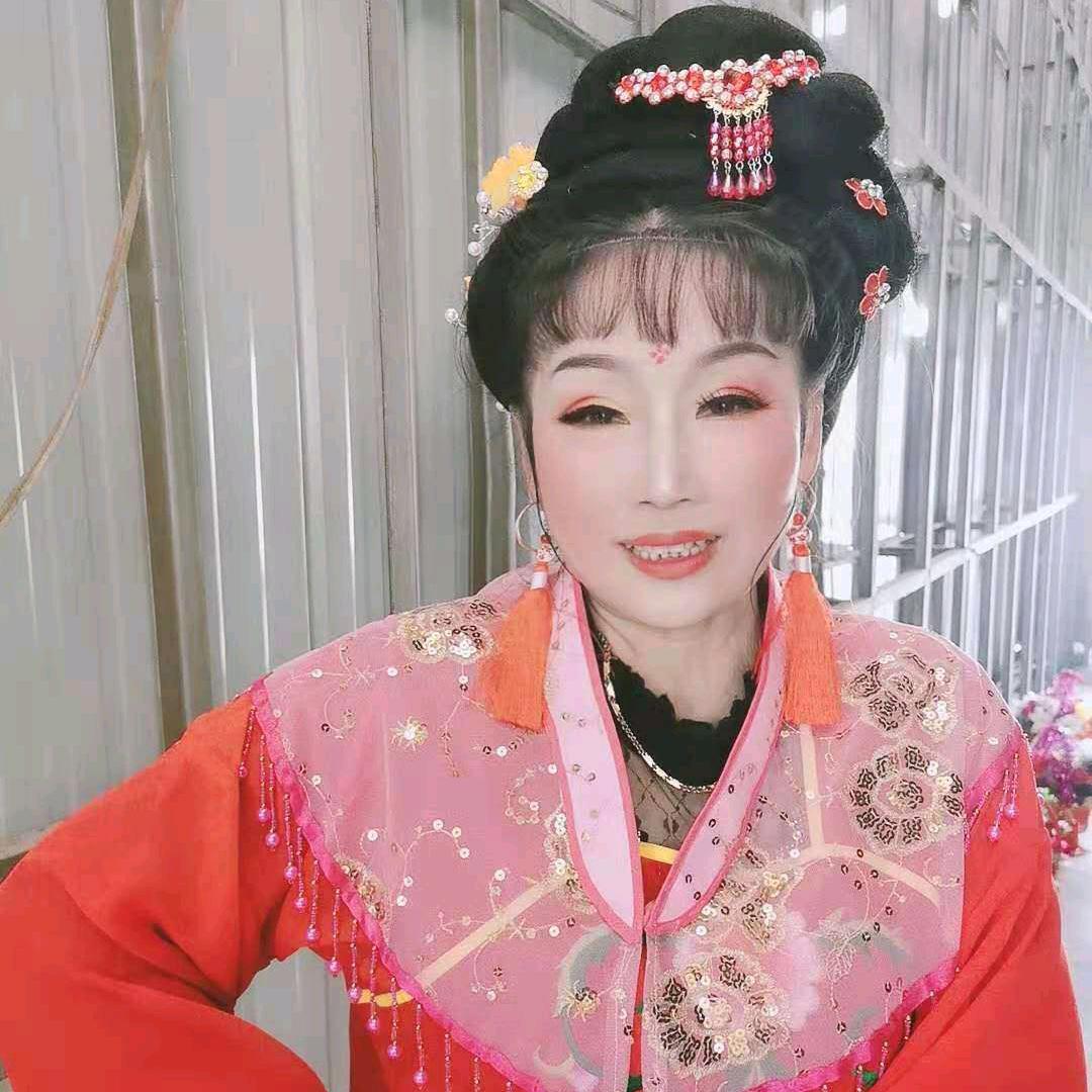 张姐'(爱唱黄梅戏)