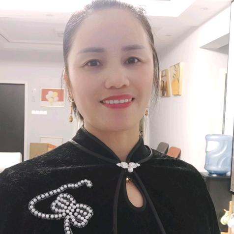唱跳的侗族美姐