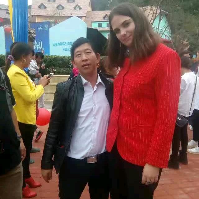当初没有拉住你的手
