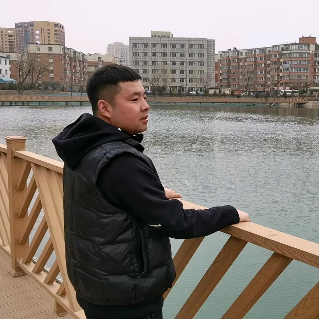 鹤哥逛伊通