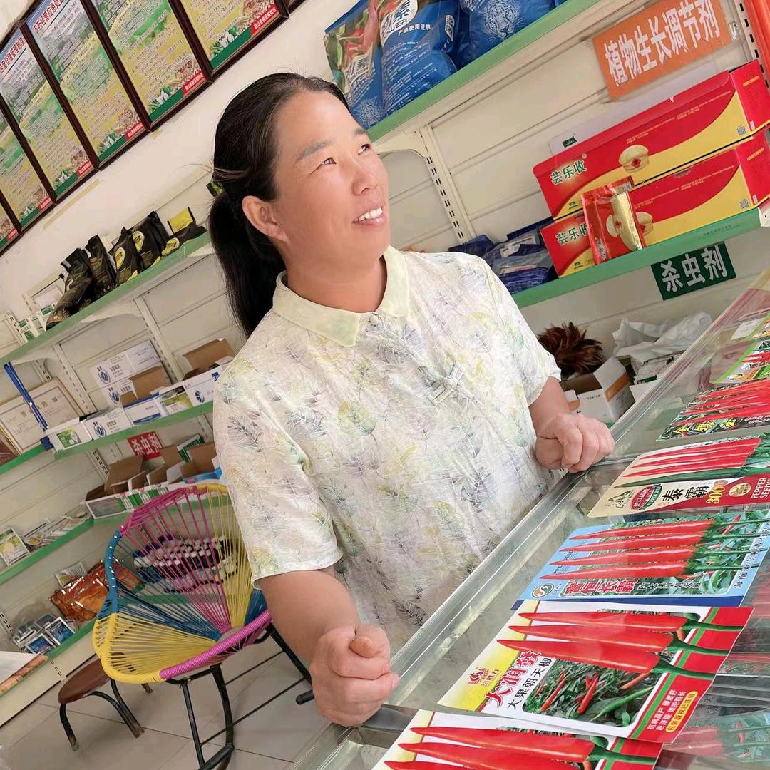 全龙农资经营部老板娘（陶子）