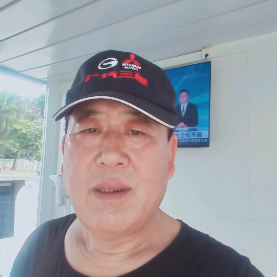 侯明