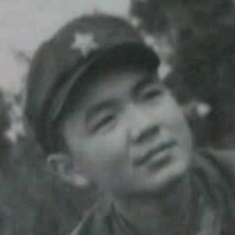 唐敏.