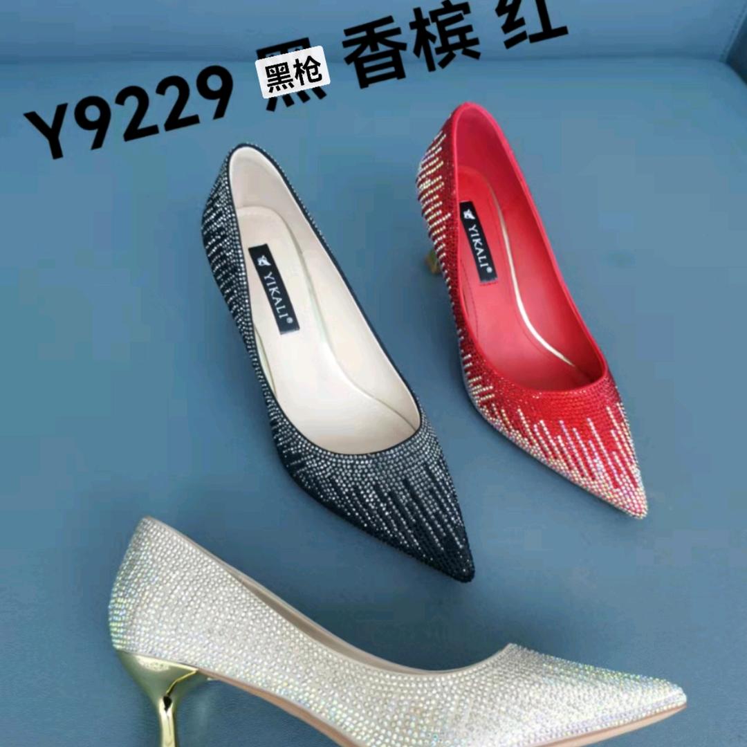 意卡丽时装高跟女鞋