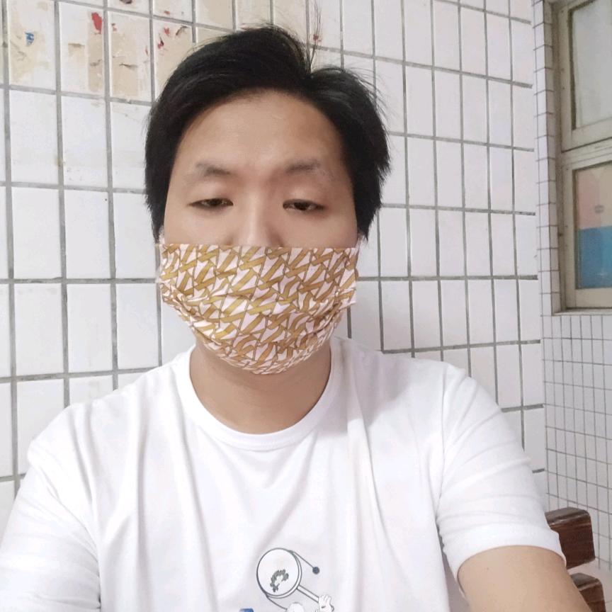 周厚松。我们不一样