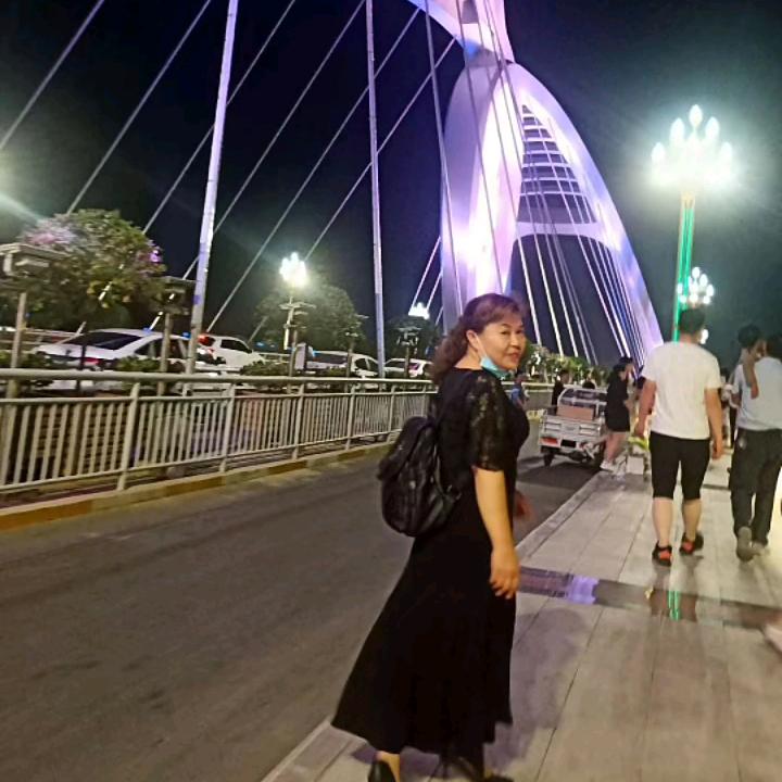苏苏姐（爱唱歌）