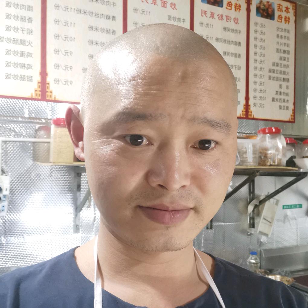 何光伟