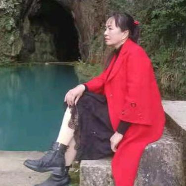 牵手到老 ，龙姐。