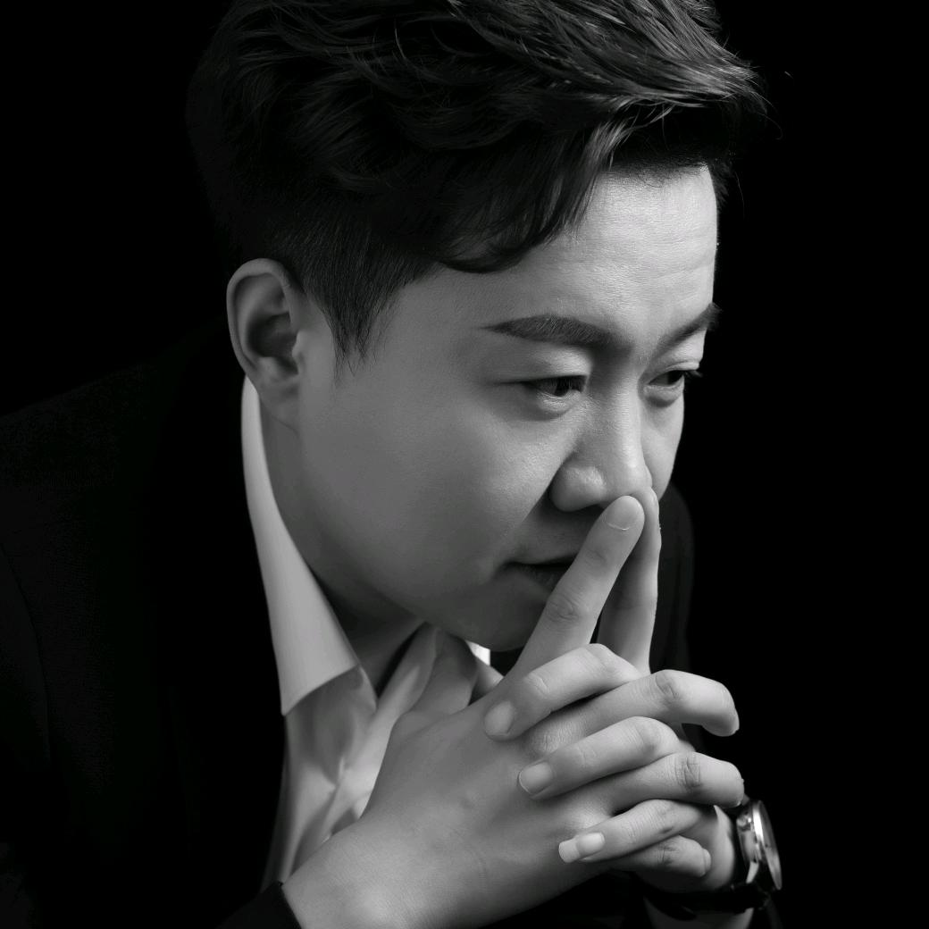 奢曼婚纱摄影_阿浩