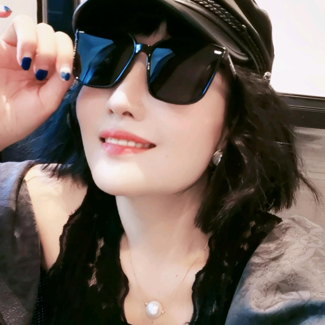 我是霞姐吖