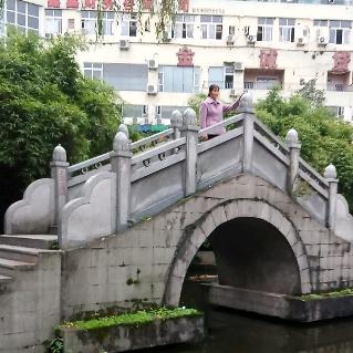 芳华正茂